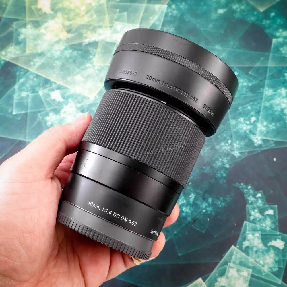 Sigma 30mm F1.4 DC DN for Sony. Fullset Mulus Sekali. Garansi Resmi Pa