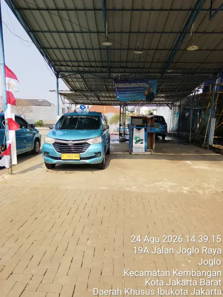 Loker driver berbasis online