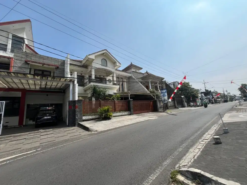 Rumah Poros Jalan Dewandaru Suhat