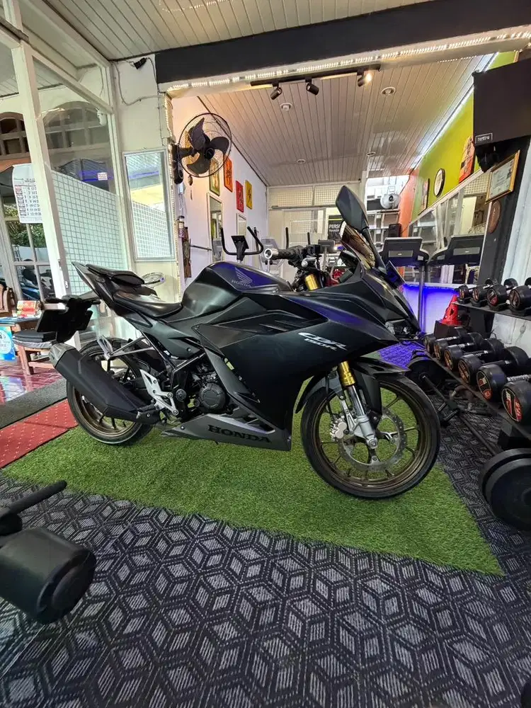 Honda cbr 150r tahun 2024