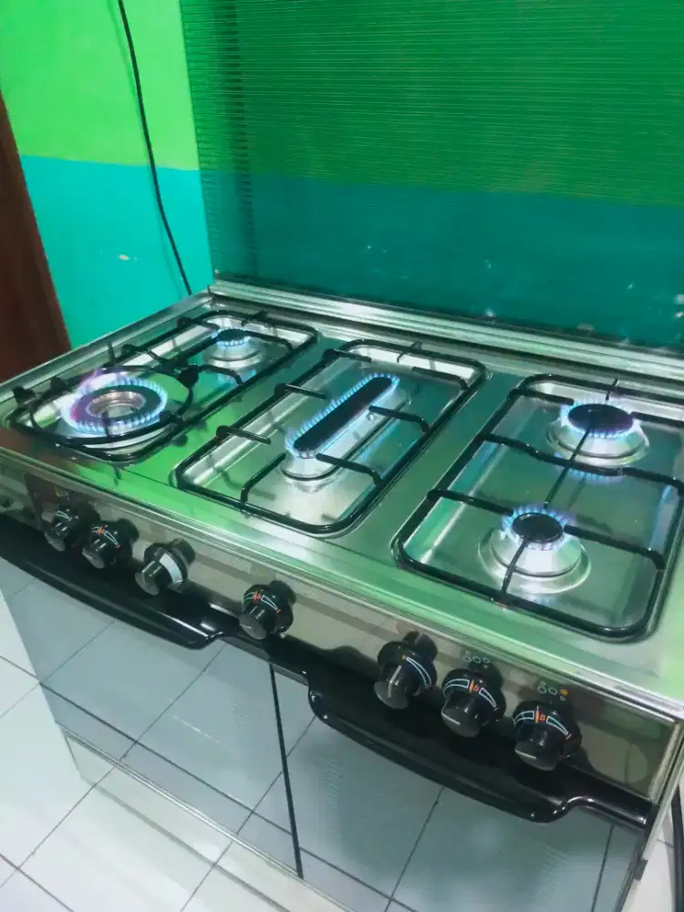Kompor gas +oven Siap Pakai dan Siap Kirim.