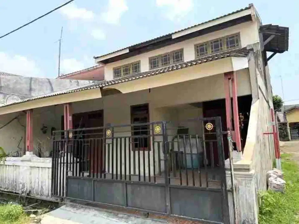 rumah dua lantai