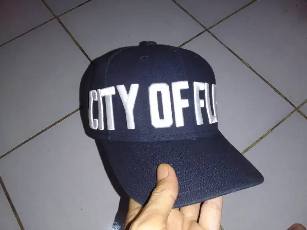Di jual topi bagus yang tau barang aja 300 rb nett