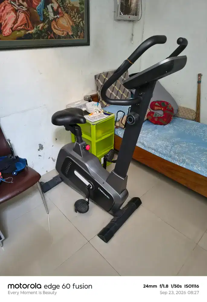 Sepeda statis merk kinetic
