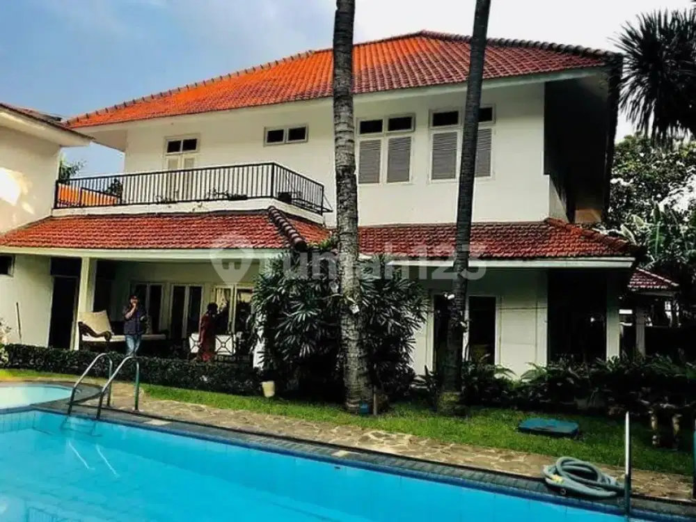 Rumah di Menteng Jl Solo Harga terbaik Lokasi Tenang dan nyaman