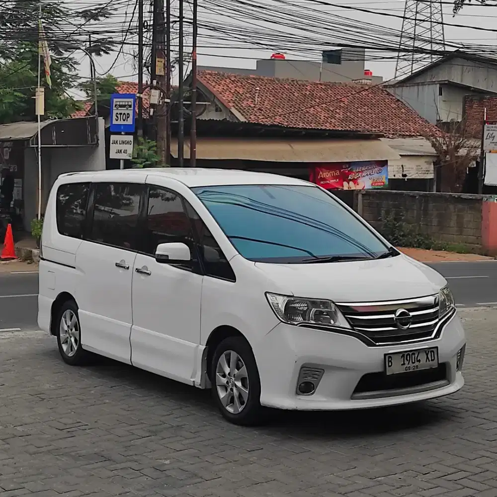 Nissan Serena c26 HWs 2013 Putih B DKI full original siap pakai MURAH