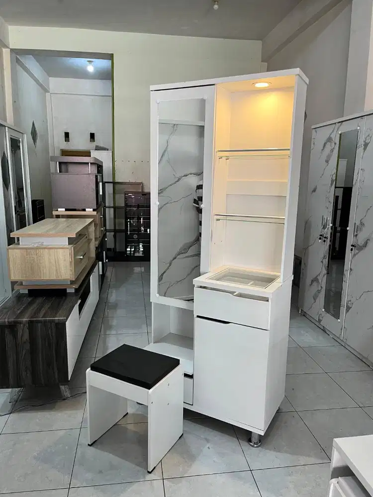 READY MEJA RIAS MINIMALIS LAMPU TERMURAH SALE