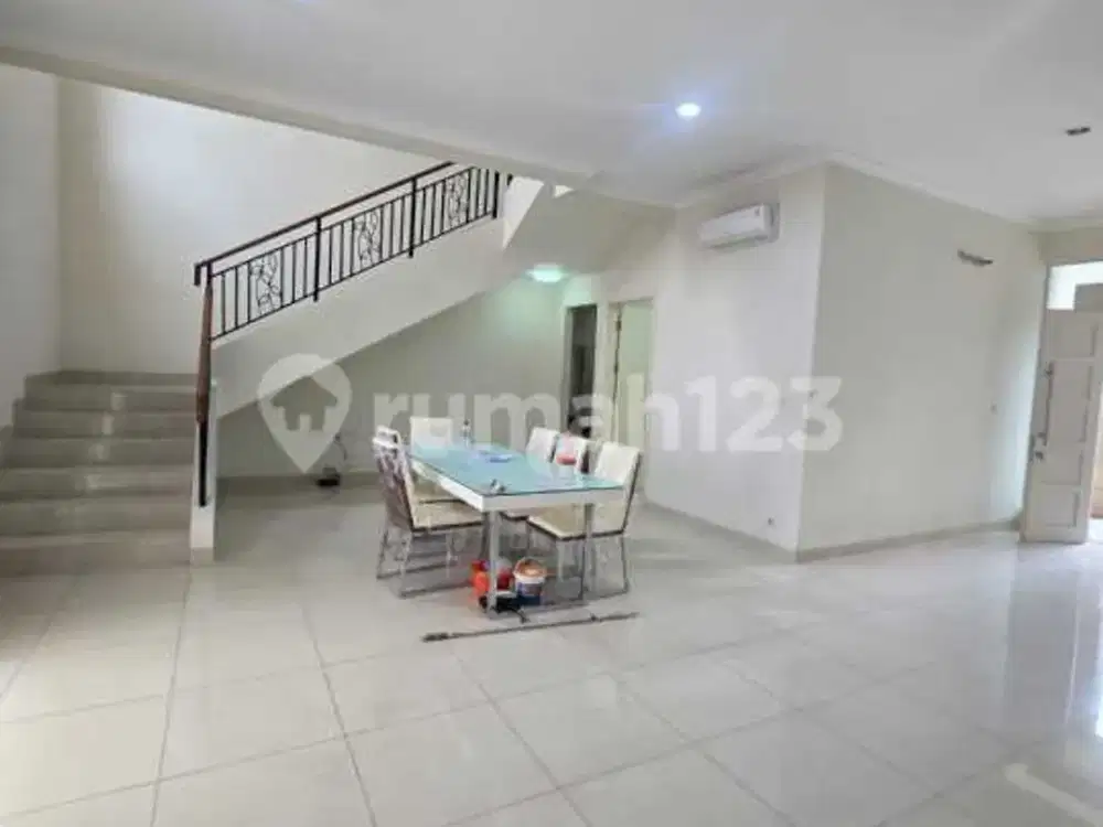 Disewakan Rumah Mewah Cluster Goldfinch, Gading Serpong