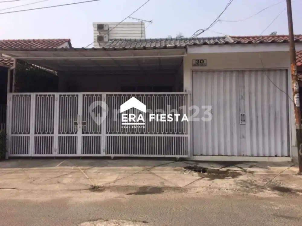 Dijual Rumah Semi Furnished di Villa Melati Mas