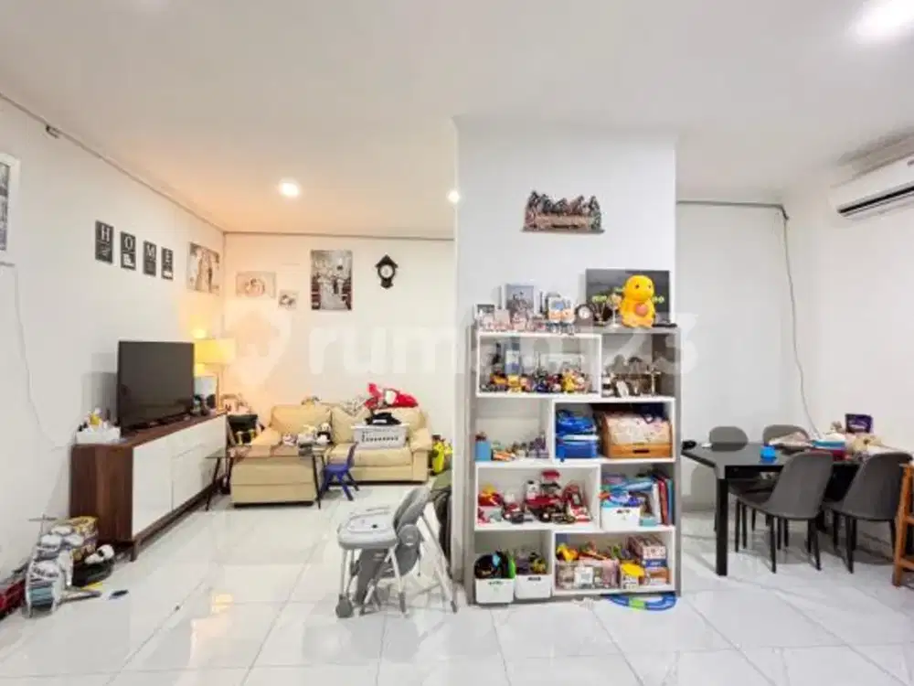 Dijual Rumah Semi Furnished di Medang Lestari