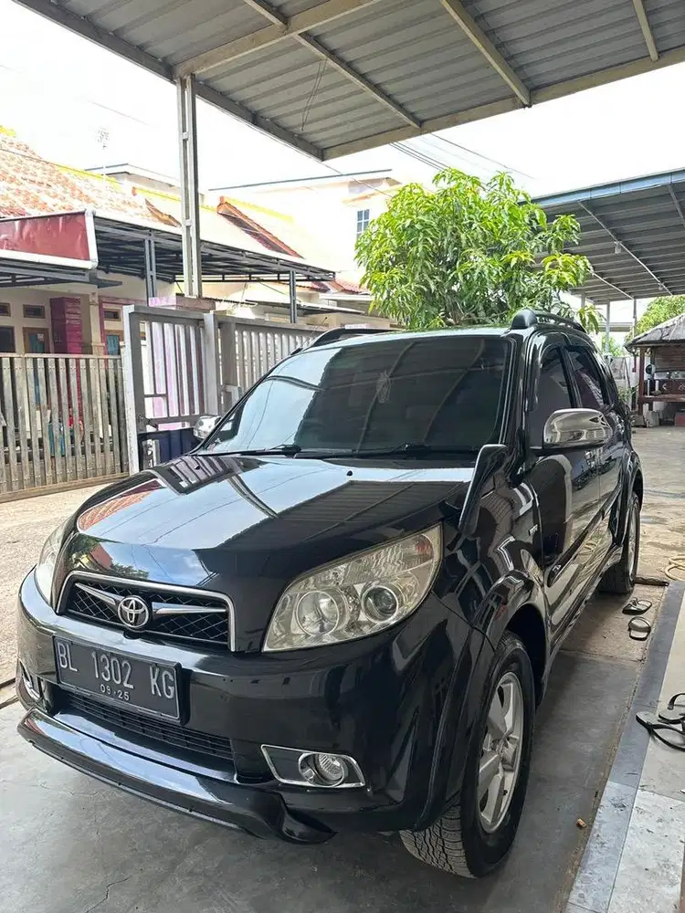 Dijual Toyota Rush S Manual 2010