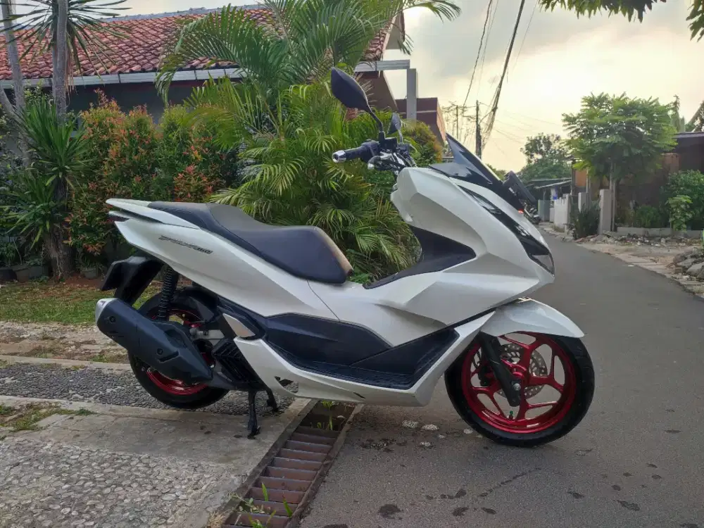 HONDA PCX 160 TAHUN 2024 BAGUS MANTAP