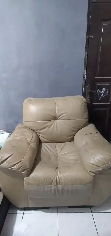 Di jual cepat sofa bekas