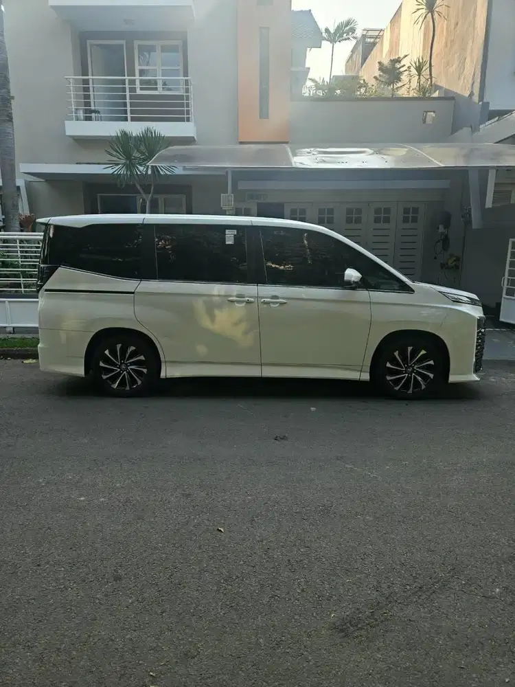 Toyota Voxy 2022 rapih bekas dokter KM 50rb