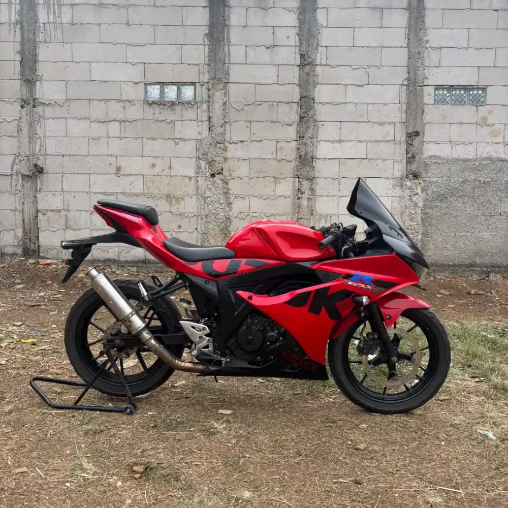 Suzuki gsx plat D , T , B