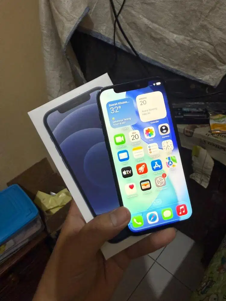Iphone 12/128 Hitam Minus tipis fullset