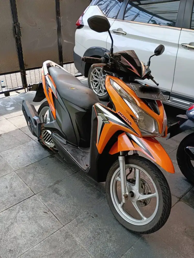 Dijual Vario Techno 125cc PGM-FI 2012 gress siap pakai
