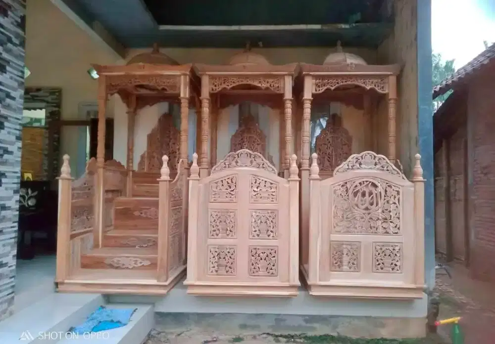 Agen mimbar masjid ukiran
