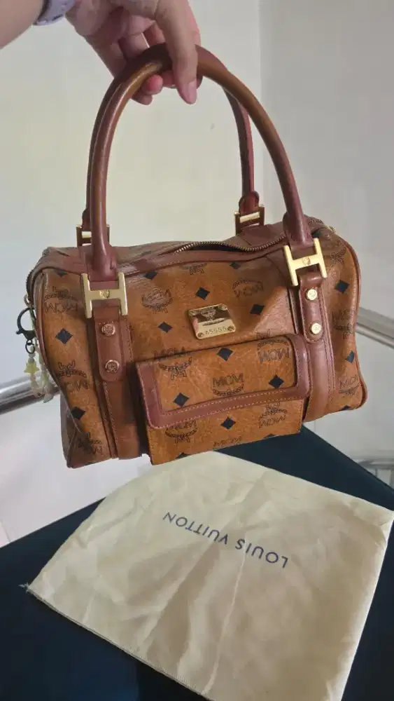 Tas jinjing MCM
