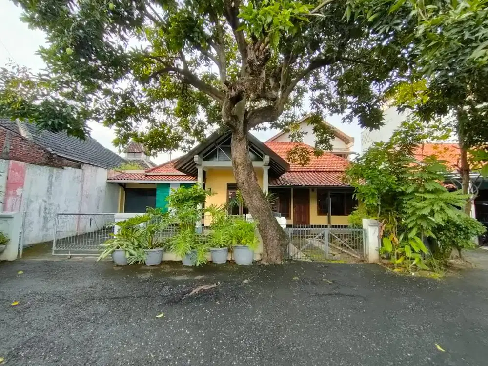 HIDDEN GEM, RUMAH TENGAH KOTA SEMARANG