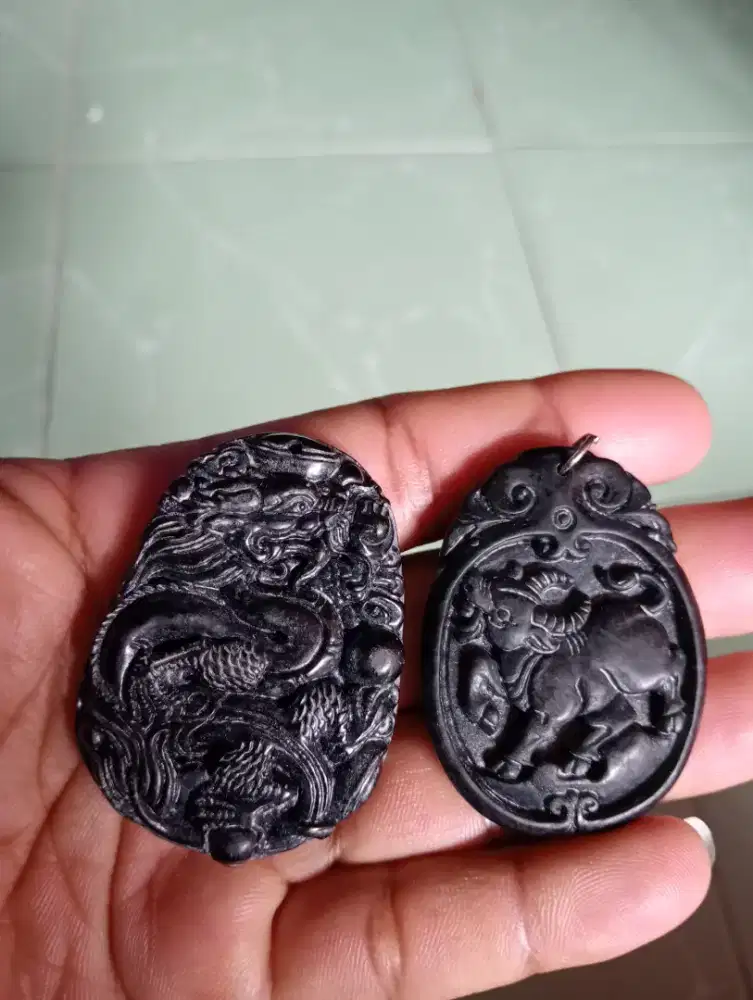 Liontin black Jade ukir naga & kerbau