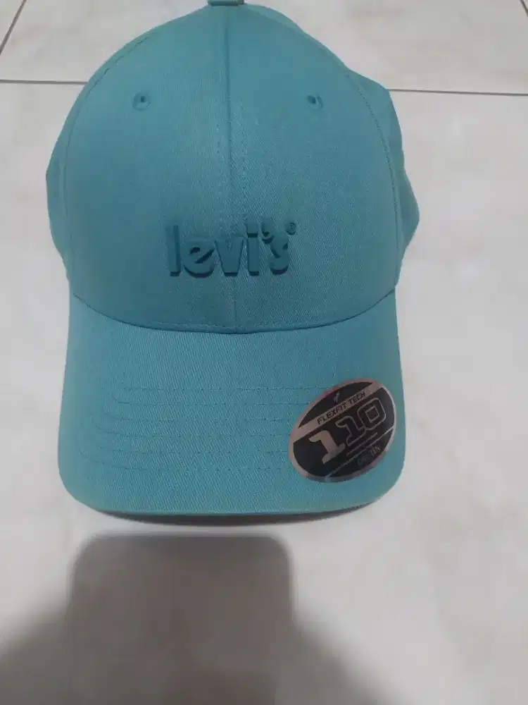topi levis original
