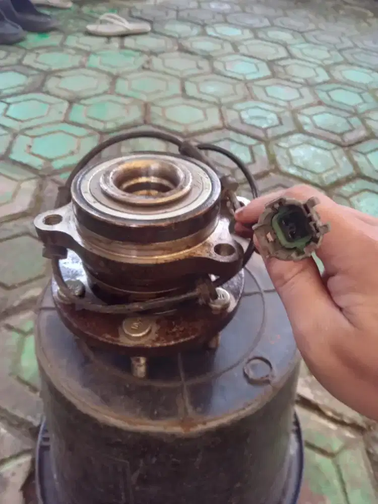 laher bearing roda depan navara d40 copotan