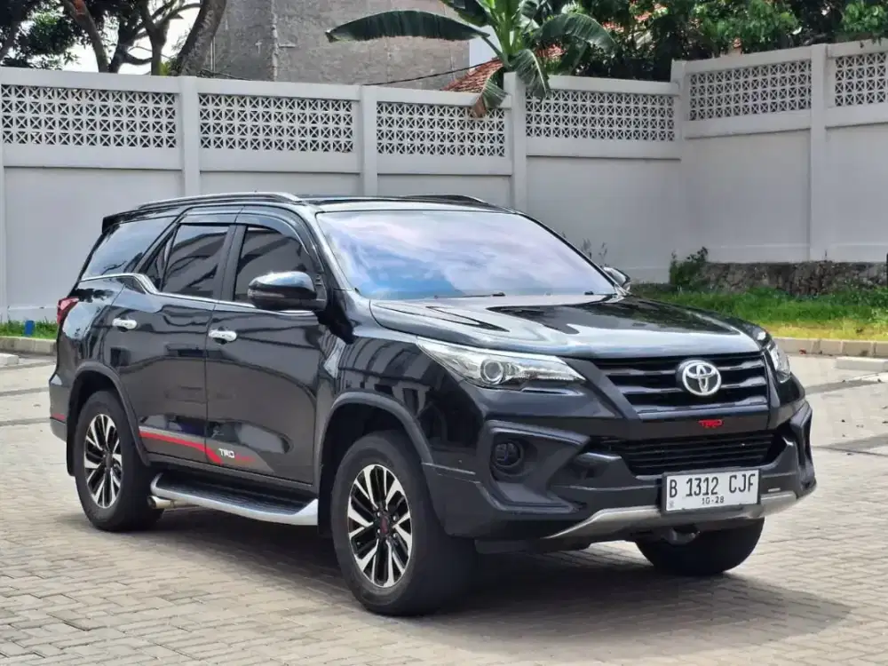 Toyota Fortuner Vrz 2.4 Automatic 2019 Diesel Hitam Metalik