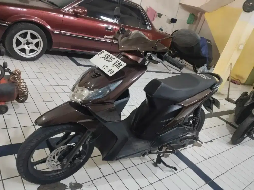 Honda Beat karbu 2011 (Mulus, Pajak Isi)