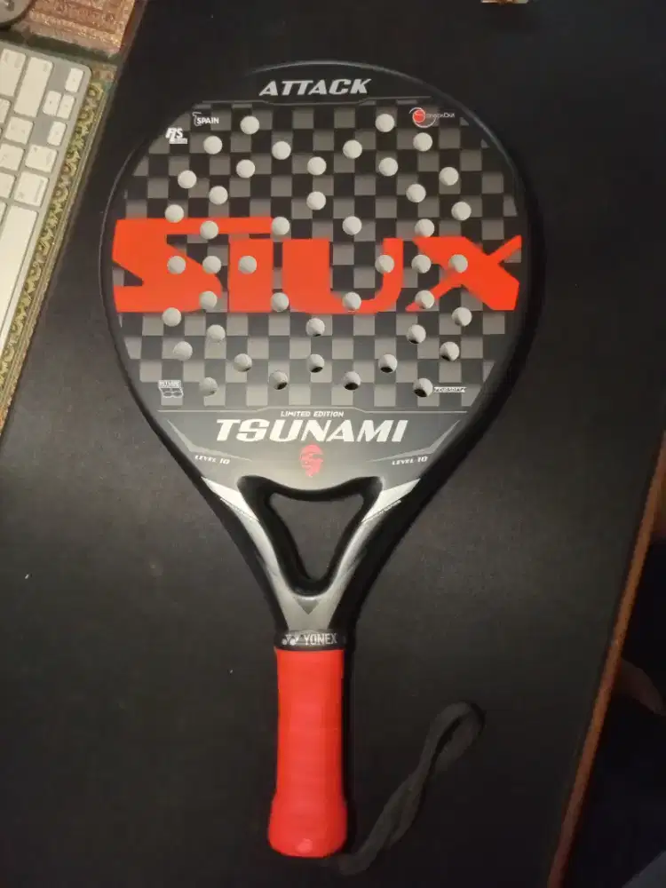 Raket Padel Siux Tsunami Attack