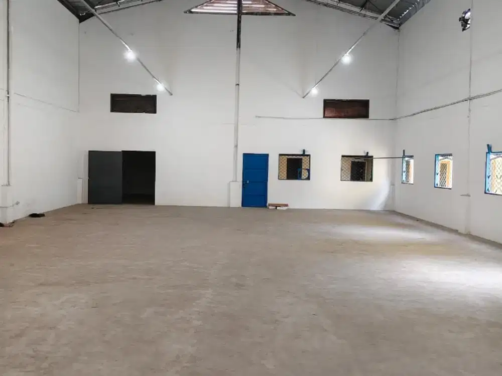 Dijual Gudang Lokasi Kawasan Industri Milenium, Tigaraksa, Kab. Tangerang. Bagian depan.  Dekat dengan pintu masuk kawasan