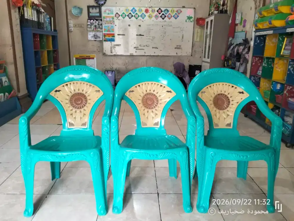 3 bangku masih mulus dr beli ga di pake mau di jual