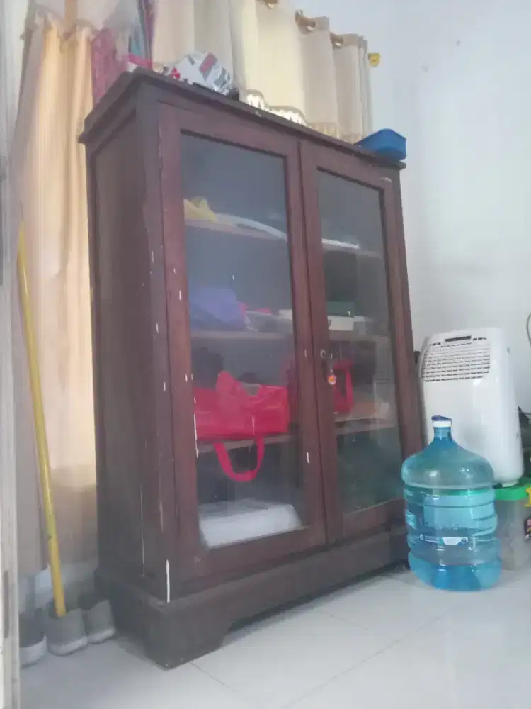 Dijual lemari jati buffet buat pajangan atau lemari penyimpanan