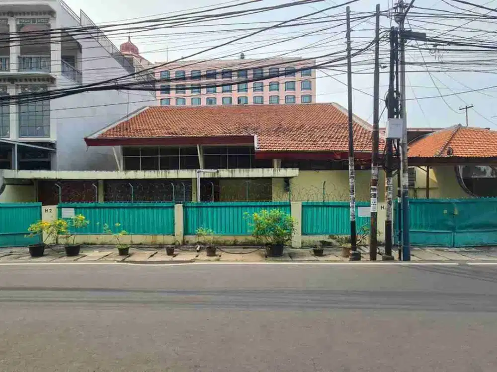 Di jual Rugi Rumah Asri Harga NJOP Area Komersial