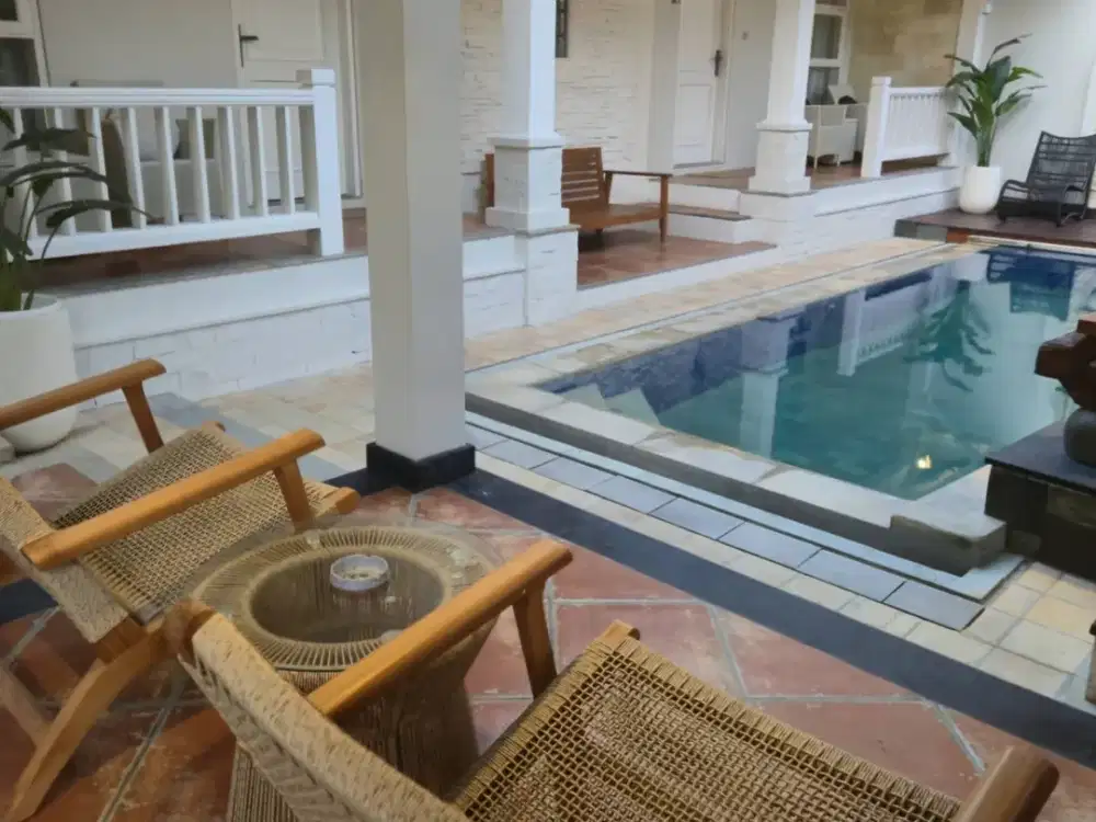 DISEWAKAN — VILLA 4 BEDROOM DI PANTAI BERAWA