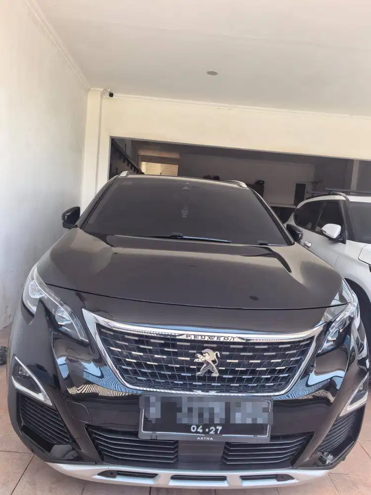 Peugeot 5008 Allure Plus 2022 black hitam bu innova 2021 peugeot 2024