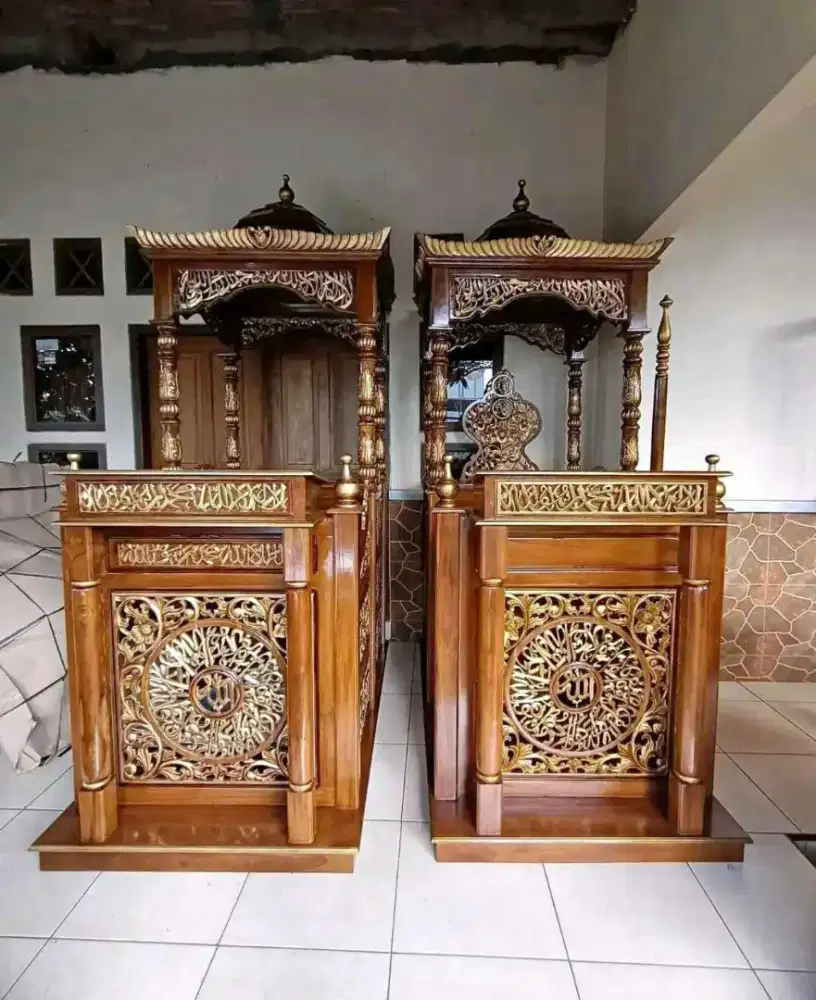 Agen mimbar masjid ukir