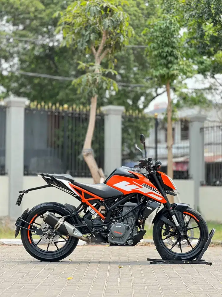 KTM DUKE 250 NON ABS 2019 ORANGE KM LOW PAJAK PANJANG SIAP TOURING
