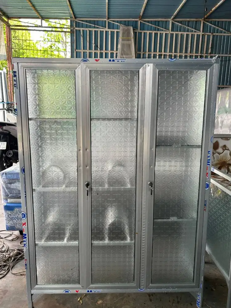 SALE ! LEMARI RAK PIRING 3 PINTU TERLARIS SALE