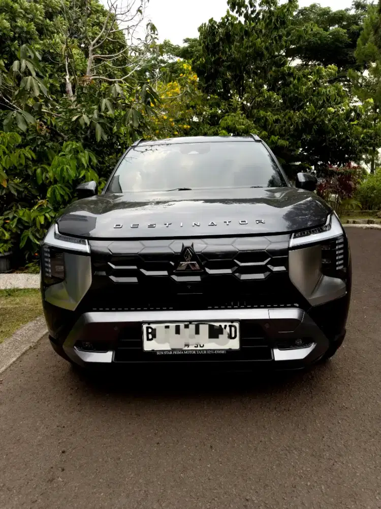 Mitsubishi Destinator 2025 Grey