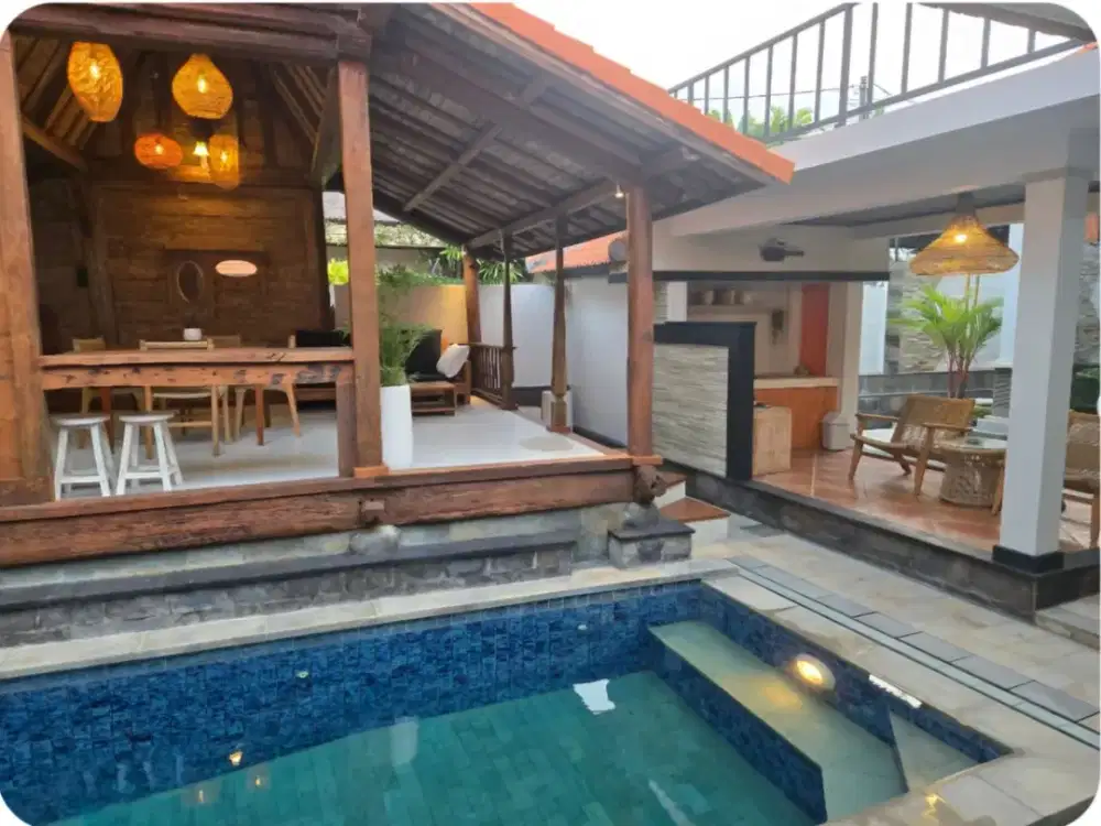 DISEWAKAN — VILLA 4 BEDROOM DI PANTAI BERAWA