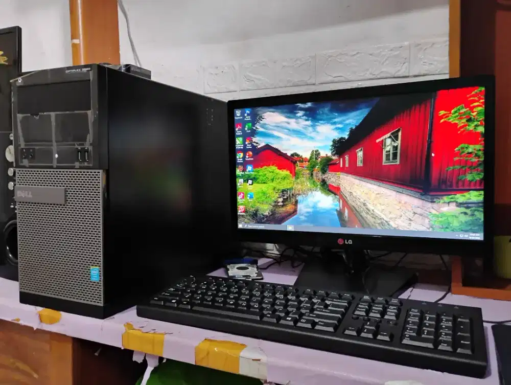 Pc gaming PB dan Roblox / intel gen4 + ram 8gb + monitor 20inch / dell