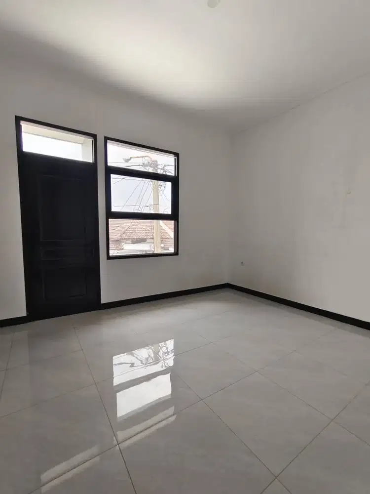 Disewakan Rumah Minimalis 2 Lantai di Taman Kopo Indah TKI 2