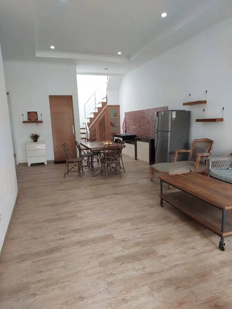 Dijual Rumah di Singgasana Pradana Bandung Siap Huni