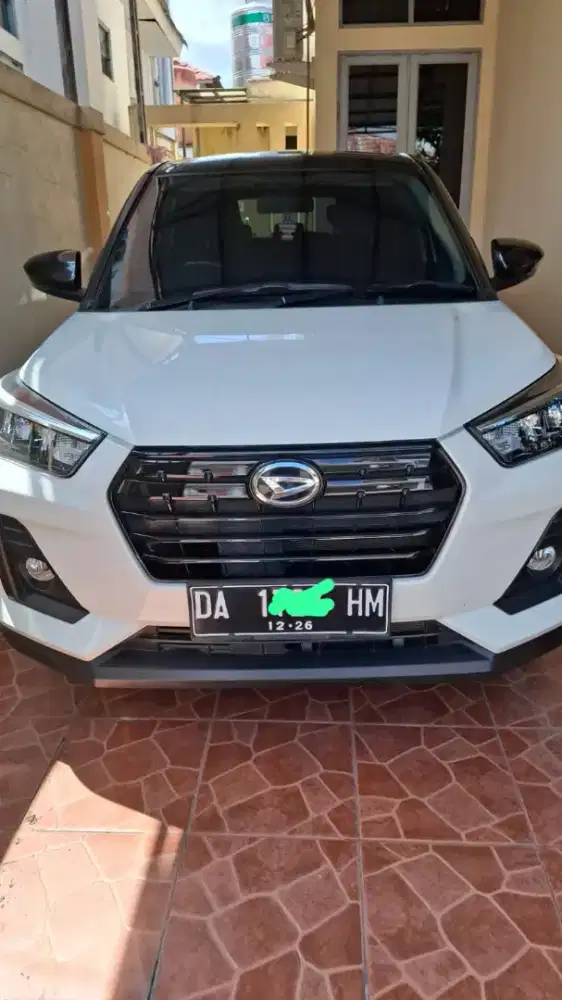 Daihatsu Rocky Matic 2021 warna putih