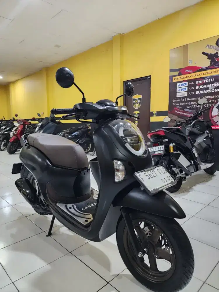 SCOOPY PRESTIGE KM LOW