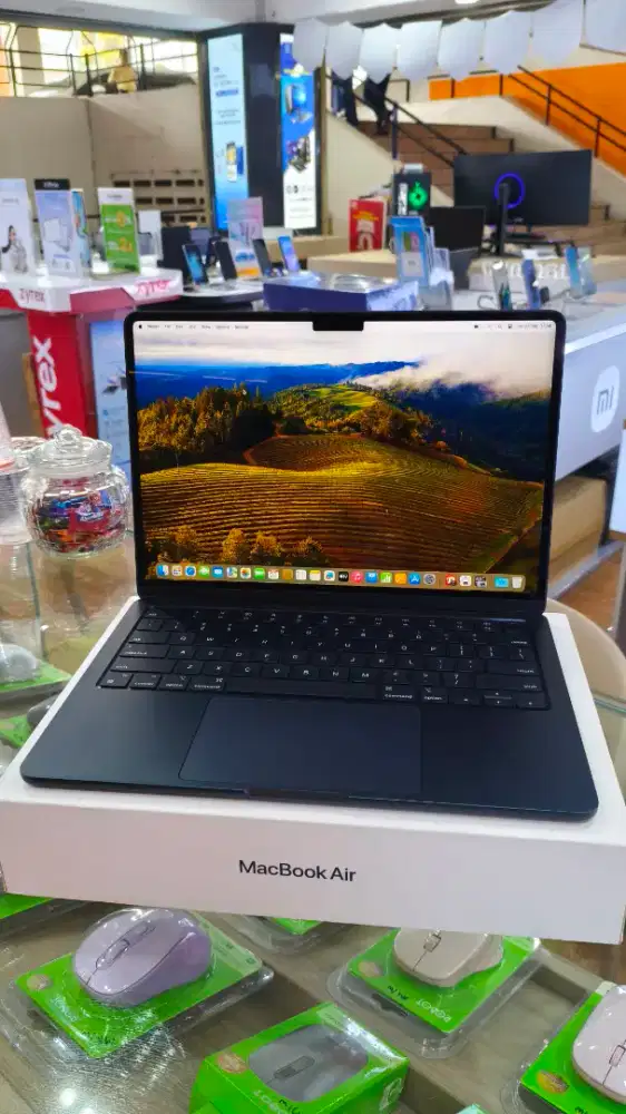 Seken Macbook Air M2 8/256GB Midnight