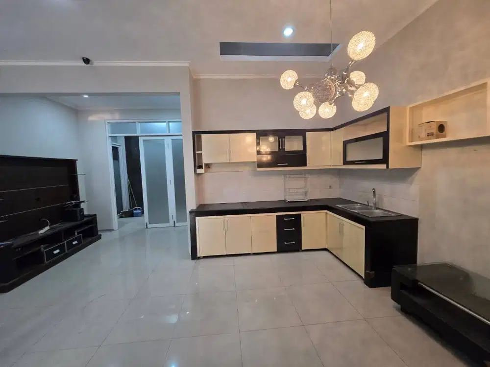 Dijual Rumah Lux Minimalis 2 lantai di Taman Kopo Indah TKI 5