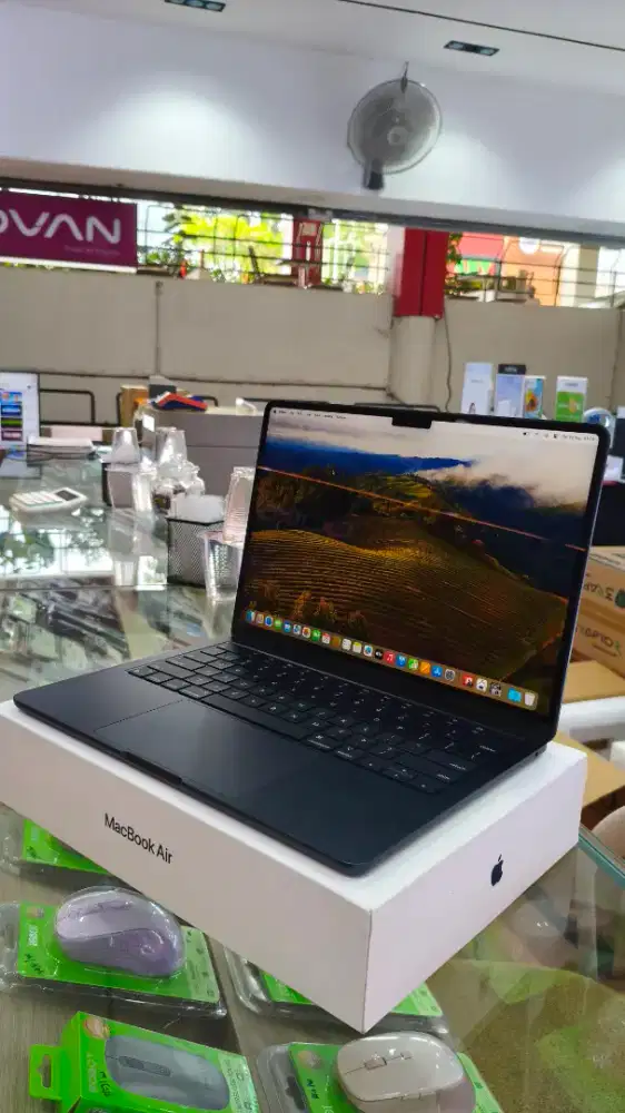 Seken Macbook Air M2 8/256GB Midnight