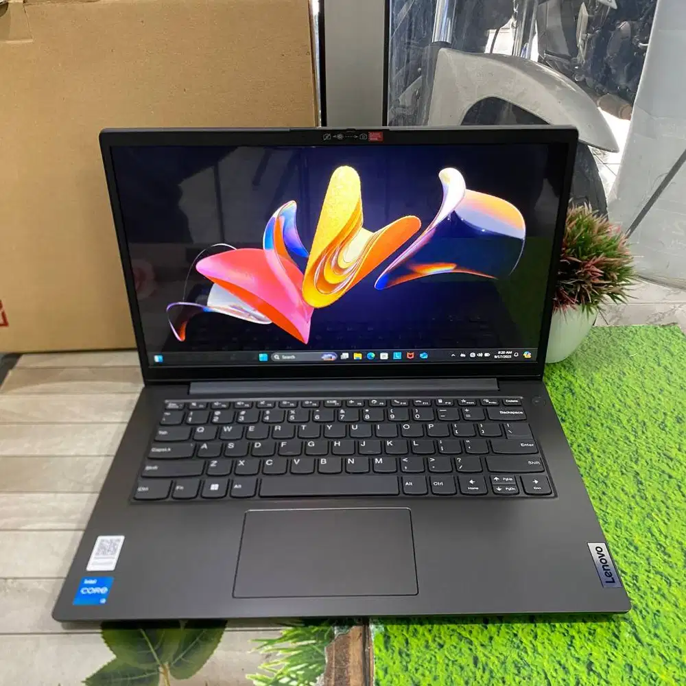 New Lenovo V14 G3 Core i3-1215U RAM 8GB SSD 256GB 14 FHD Windows 11